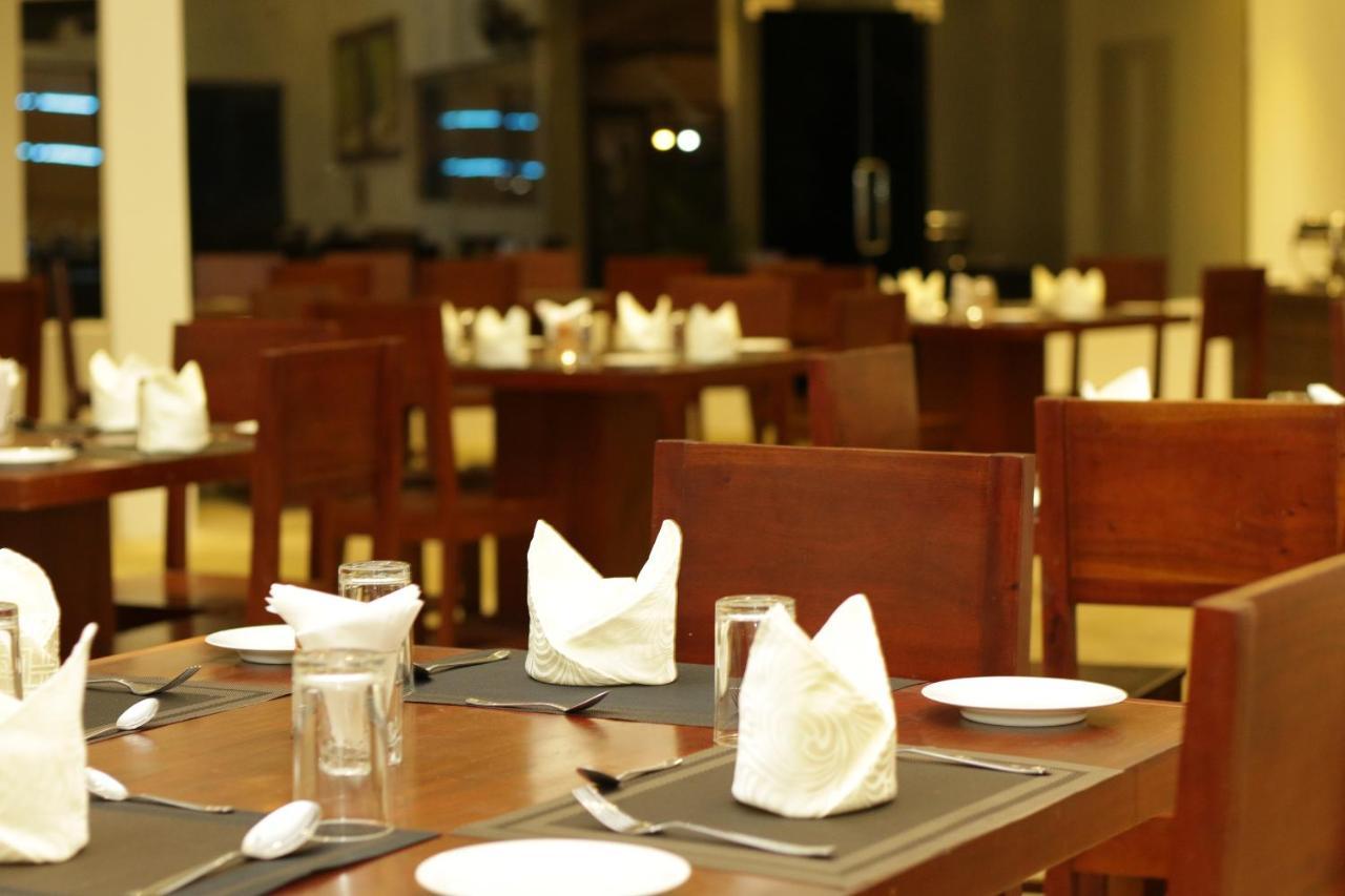 Jade Green Hotel Hambantota Exterior foto