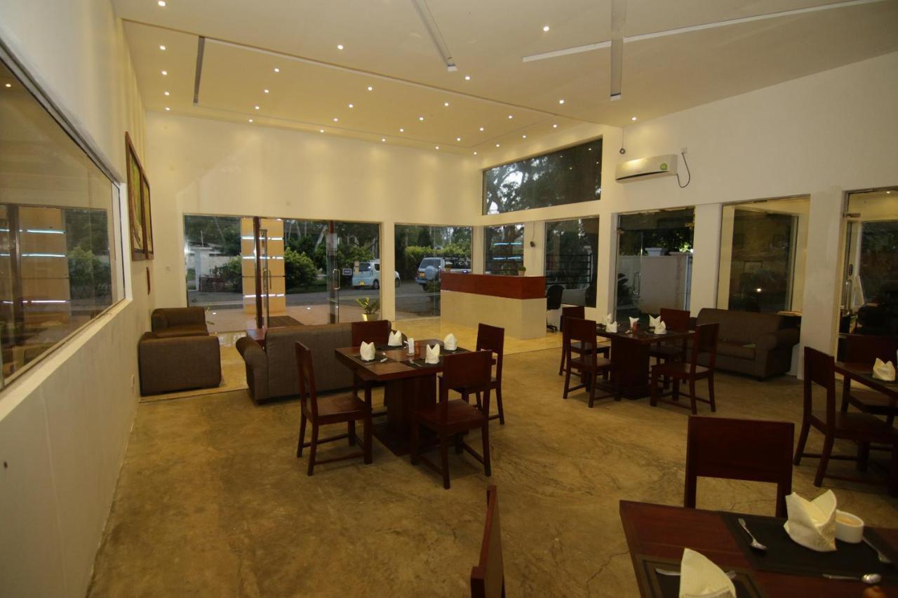 Jade Green Hotel Hambantota Exterior foto
