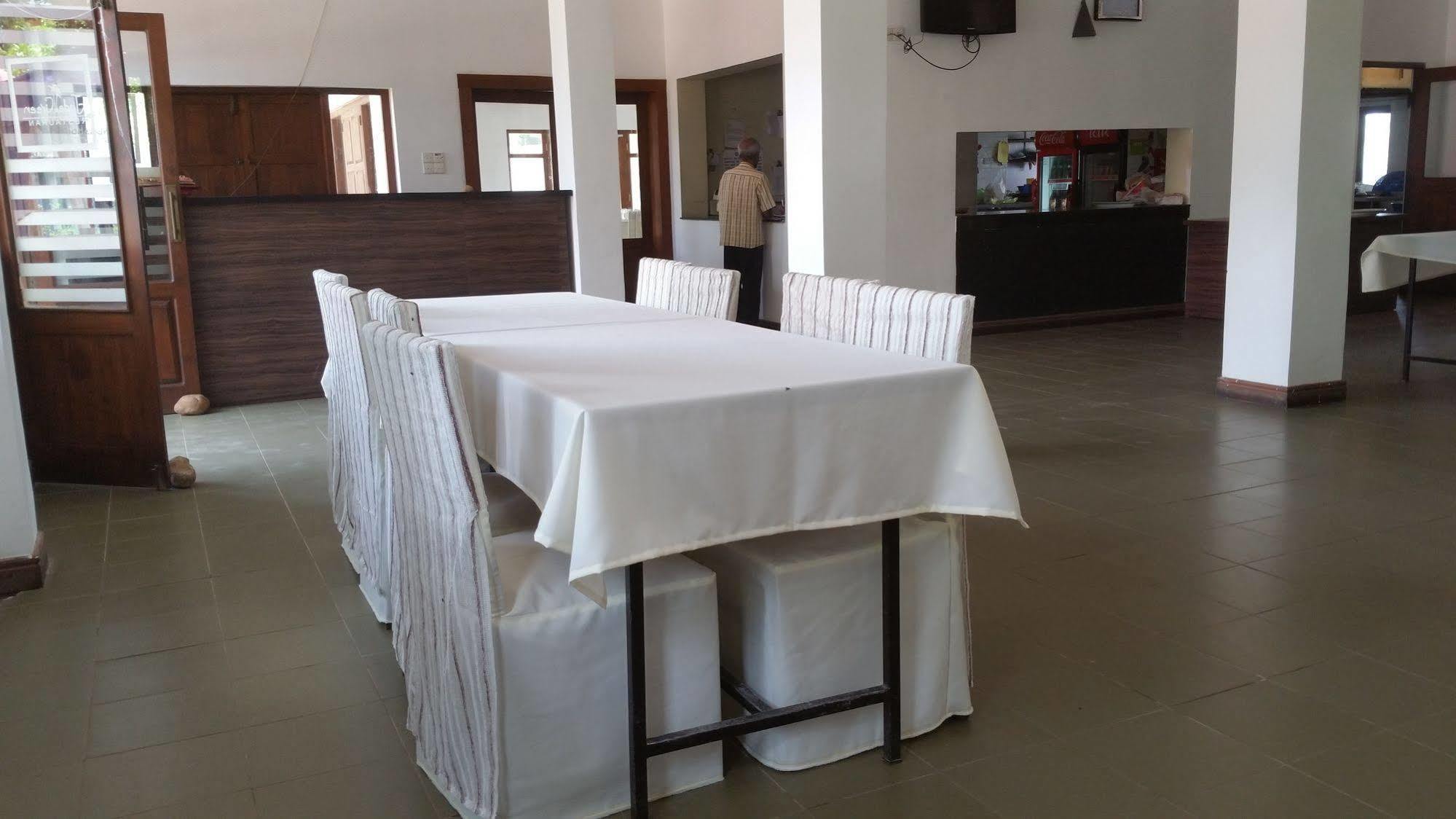Jade Green Hotel Hambantota Exterior foto