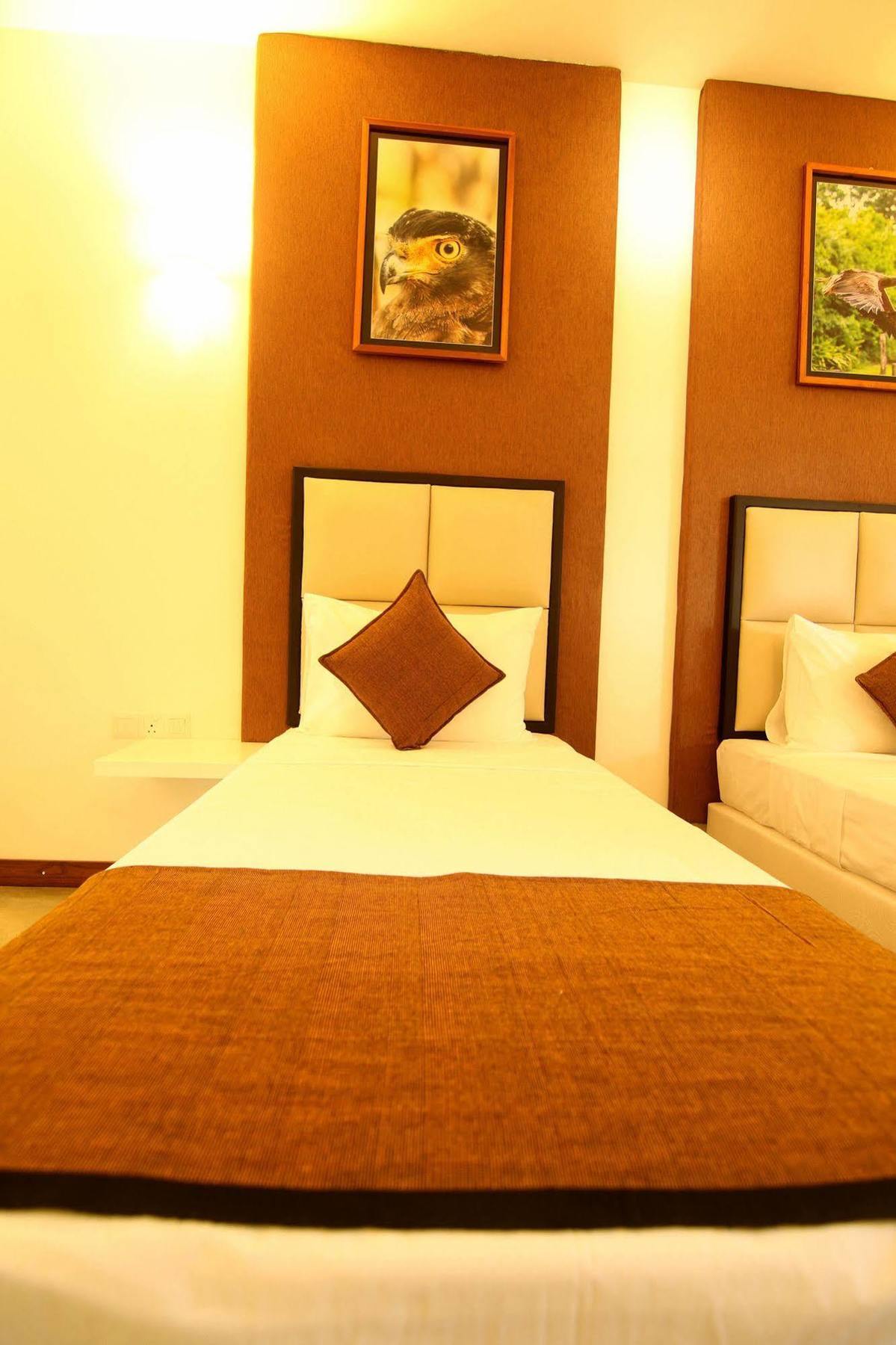 Jade Green Hotel Hambantota Exterior foto
