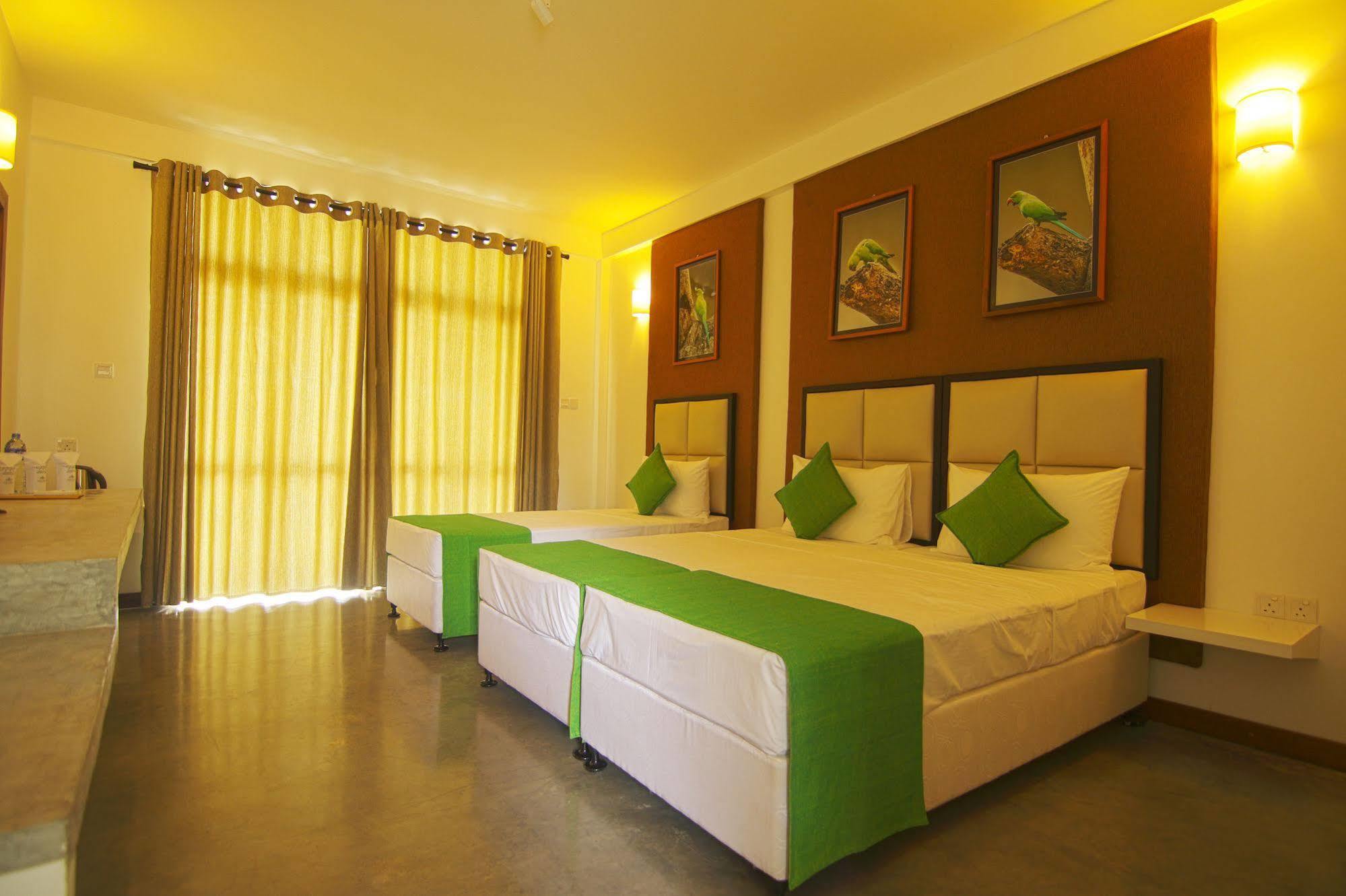 Jade Green Hotel Hambantota Exterior foto